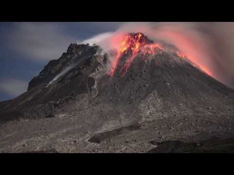 Vidéo: Pourquoi le volcan de Montserrat est-il entré en éruption en 1995 ?