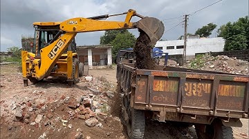 JCB 3dx Backhoe Loader Machine Loading Mud In Mahindra 475 Di Tractor and Stuck in Mud Jcb Video
