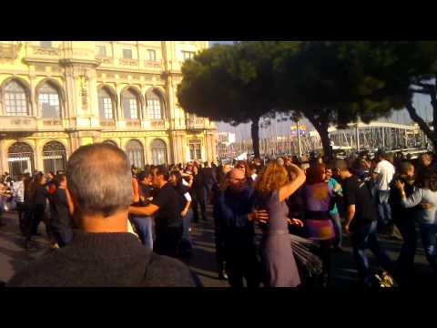 Salsa Dancing Barcelona by rat boy