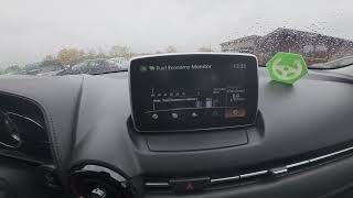 MAZDA CX-3 (2015-2022) – Come mostrare la schermata consumo carburante a motore spento