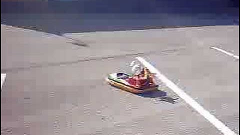 camoesas/ovarcraft "Formula Hovercraft 7.5" rc model racing hovercraft