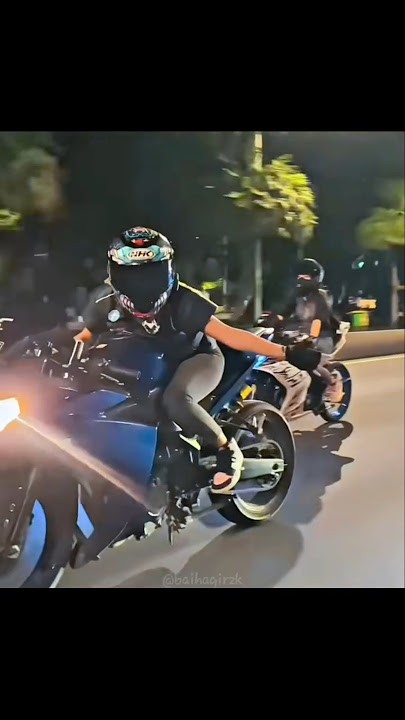 Story Wa Lady Biker R25 😍 #shorts #r25 #r15 #gsx150r #babyrr #cbr250rr #vibes  #storywa #storytime