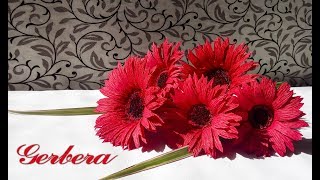 красная гербера из гофрированной бумаги/ red gerbera of corrugated  paper