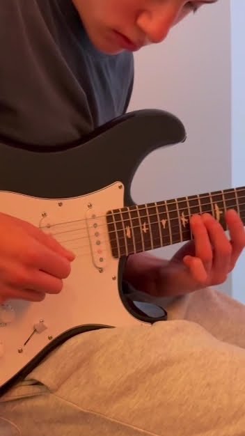 Sweet Child O' Mine | Two Solos, One Take — guitar cover by Logan Gilbert