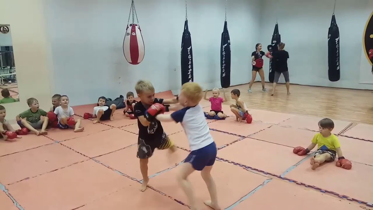 Детские спарринги. 4-6 лет. Тайский бокс. Тренер: Ратманский С.И. СК 