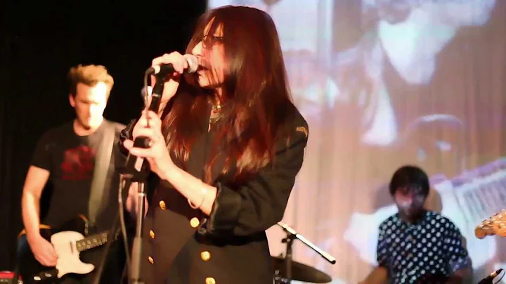 Kerri Simpson with The Spoils & Friends - 'Heroin'...