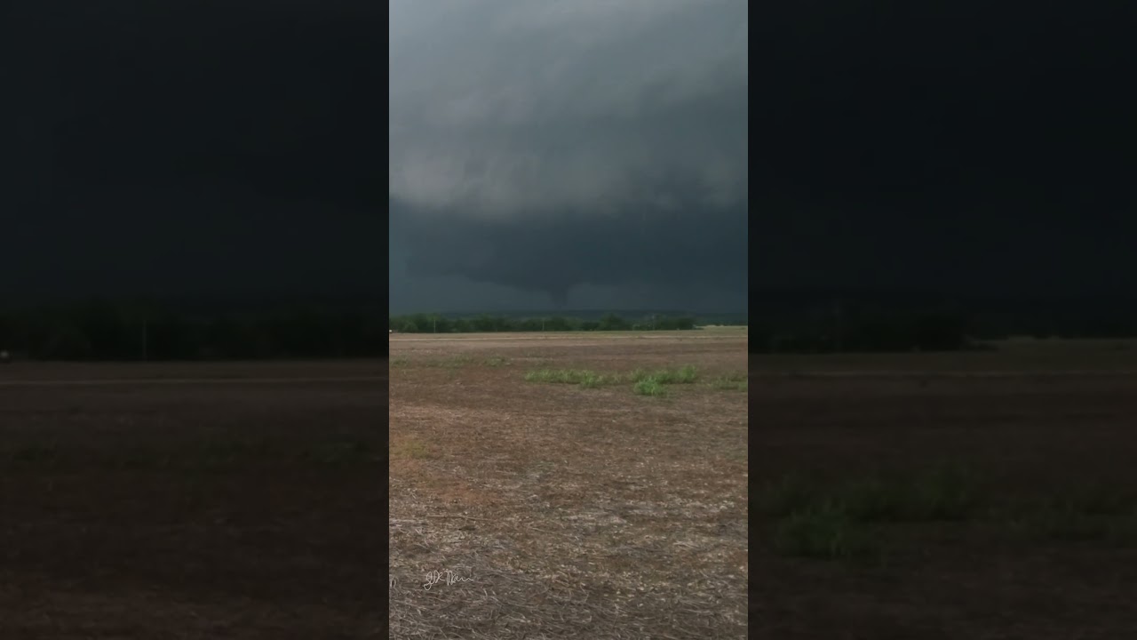 subvorticies on a tornado near sycamore, KS