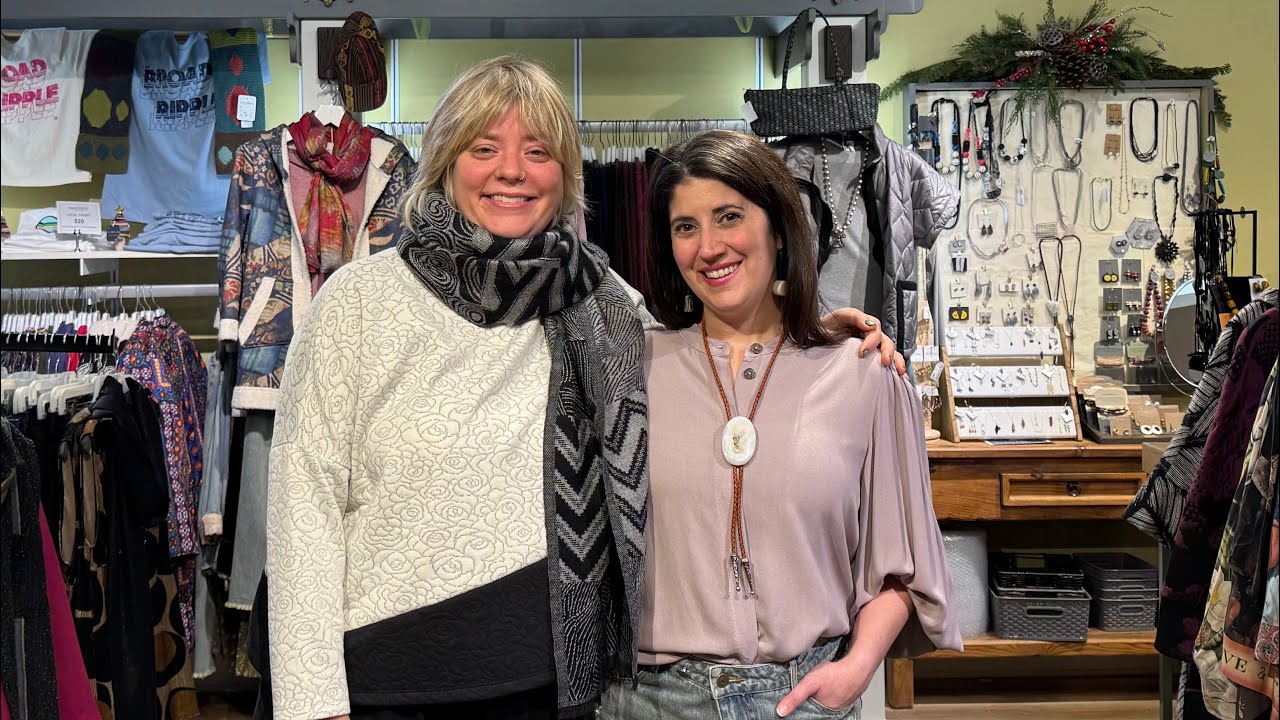 Примерьте вместе с нами: универсальный размер, идеально подходит для подарков.