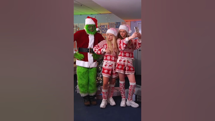 I Saved The Grinch’s Heart 💚 #shorts #youtubeshorts #senta #christmas