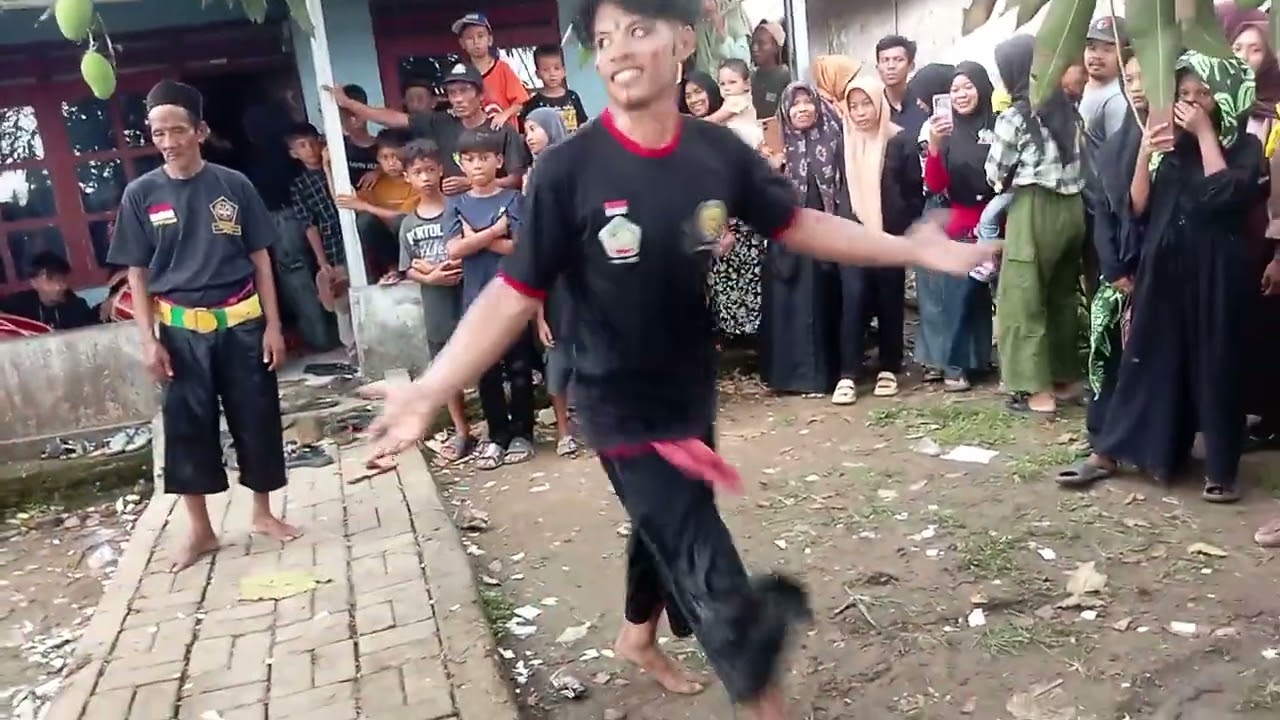 kuda lumping pimpinan Abah nata