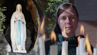 Video thumbnail of "AVE MARIS STELLA (Video in Lourdes)"