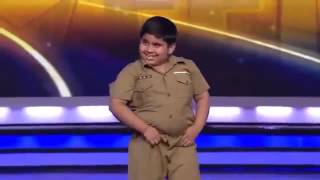 الطفل الهندي الي ابهر لجنه الحكامبعرضه الرائع