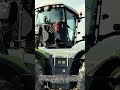 キャビン回転作業 : 運転席が180度回転するFendtトラクターの農作業技術