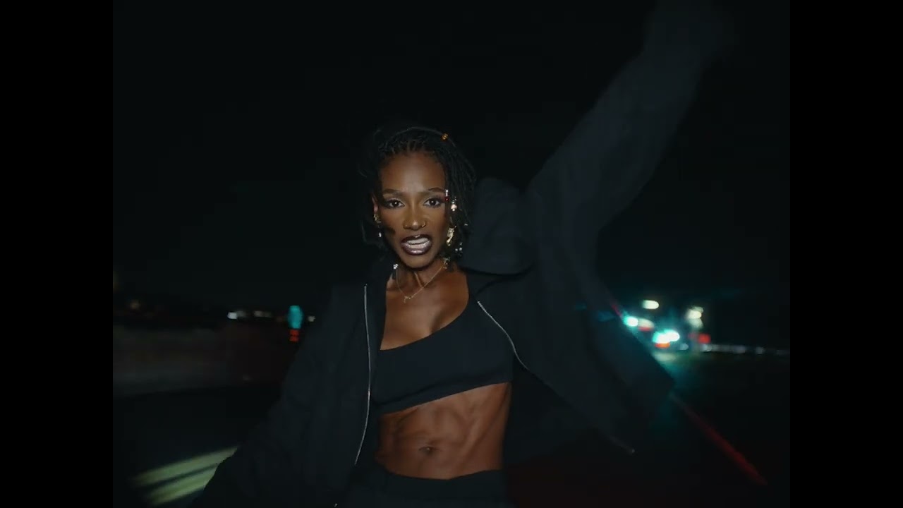 Tiara Thomas – A Hug (Official Music Video)