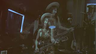 Miniatura de vídeo de "Jenny Don't And The Spurs - Black Cadillac"