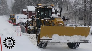 CAT140M & 2x Volvo wheel loaders in Snow & ice clearing work 2024