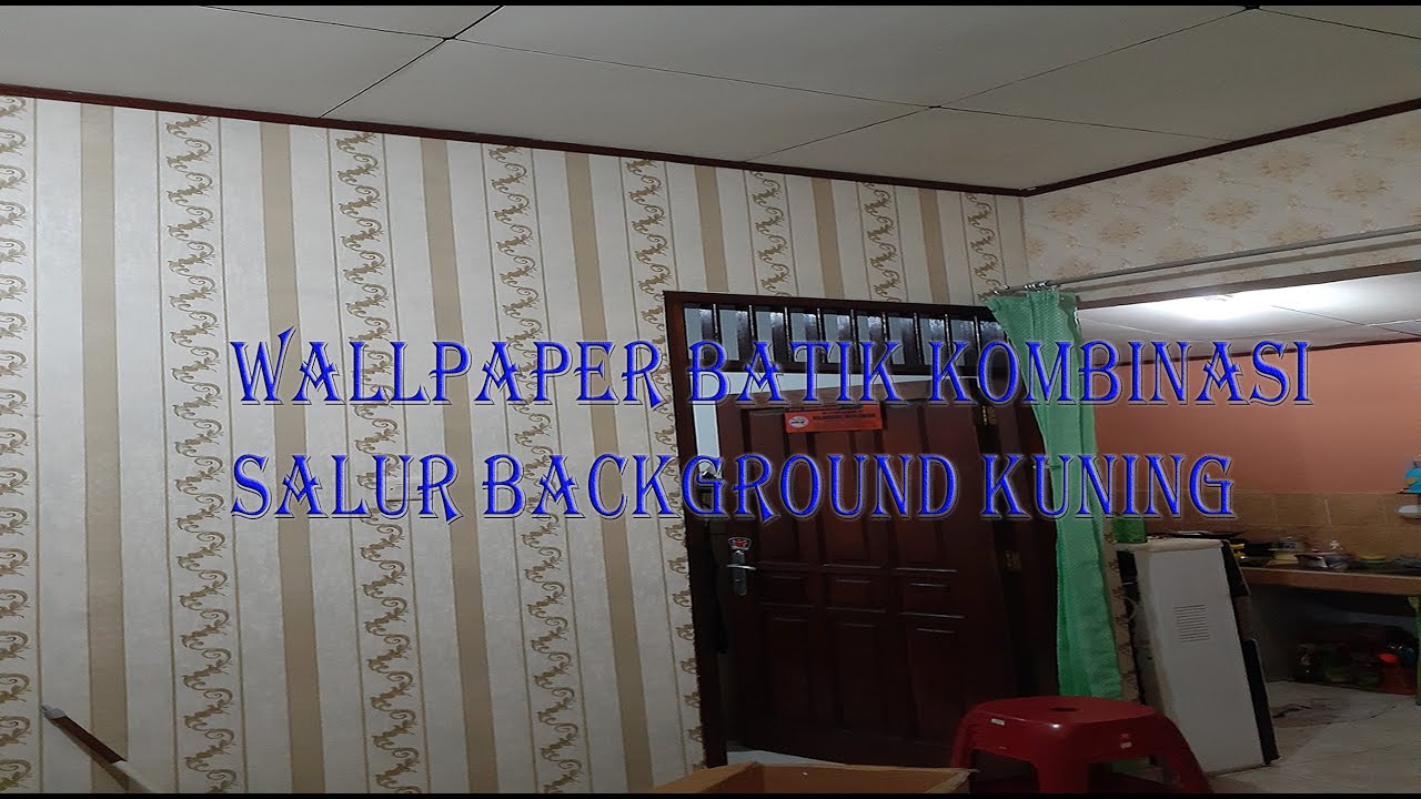 WALLPAPER Motif Batik Gold Kombinasi Salur background  