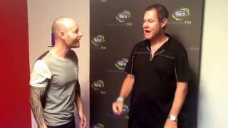 98five regular Mornings guest Rob Furlong teaches host Tim Long 3 basic bloke dance moves