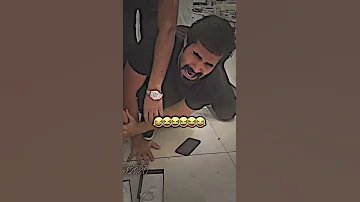زوين يبجي ع ايفون ماته نكسر ويصيح بوووووووويه 