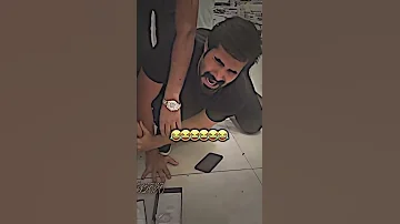 زوين يبجي ع ايفون ماته نكسر ويصيح بوووووووويه 