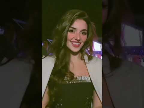 يابنت ميلي يسعدلي فستان النيلي هاندا ارتشيل تصميمي