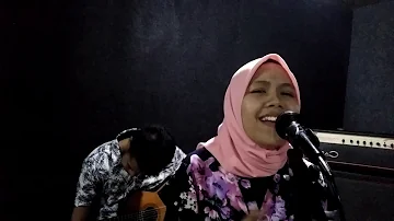 ANJI -MENUNGGU KAMU- Cover by Dwi Retnes