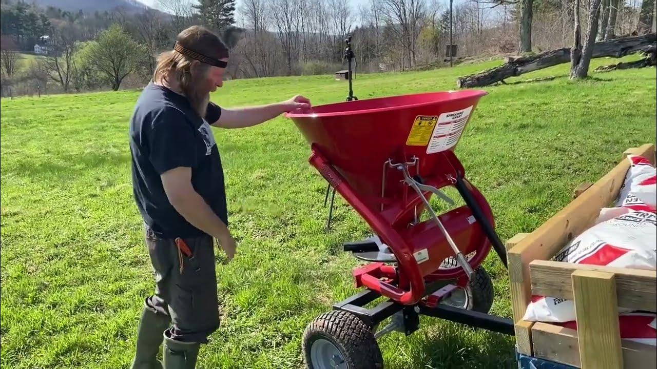 Spreading LIME on food plots with the Rural King, King Kutter Tow