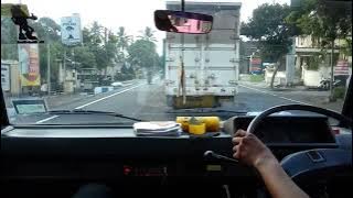 Mitsubishi L300 mosak-masik di jalur Pantura Purwosari-Probolinggo