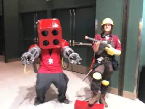 Team Fortress 2 Engineer Cosplay PAX 2010 - YouTube.