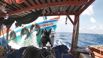 Dân Câu Mực Gửi Tải Gặp Trời Sóng |Câu Mực Biển Tây #13