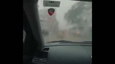 SWIFT RAIN 🌧🌧 STATUS VIDEO #shorts #rain #status #carstudio #swift