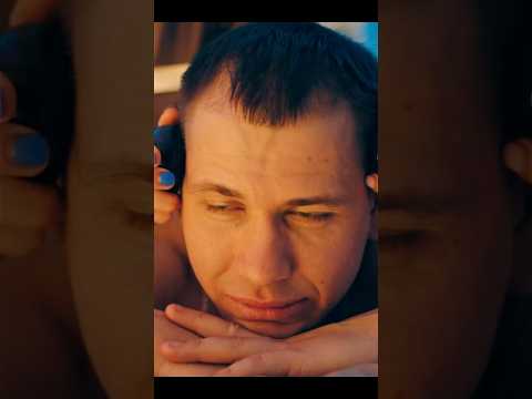 Ящер кайфует в место шефа Название:Телохранители #фильм #рекомендации #кино #сериал
