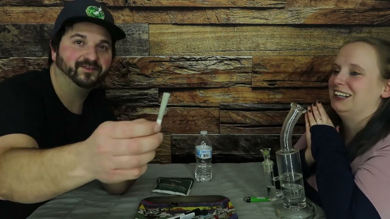 Strain Review Peanut butter breath and Gin Cake from Grassy Knoll Dispensary