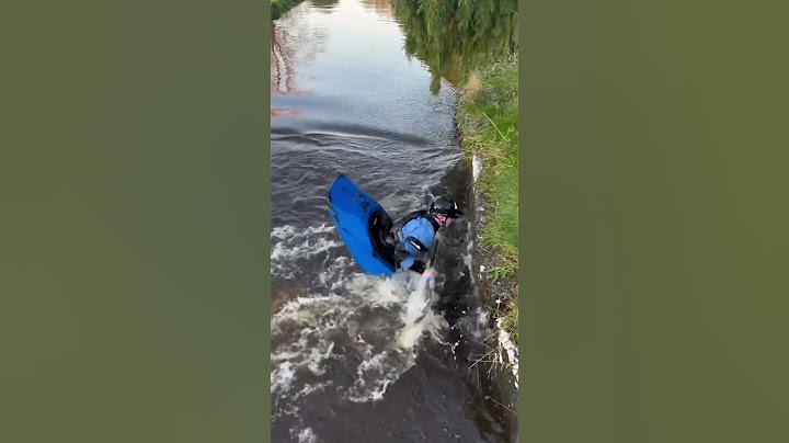Surely there is an easier way? 😂 (🎥: mark.kearney.kayak⁠) #shorts ⁠