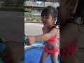 4歳娘ビニールプール、夏だ、ビキニだ