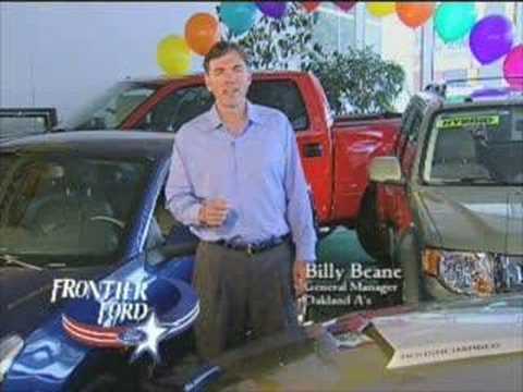 Video: Billy Beane Neto vrijednost: Wiki, oženjen, obitelj, vjenčanje, plaća, braća i sestre