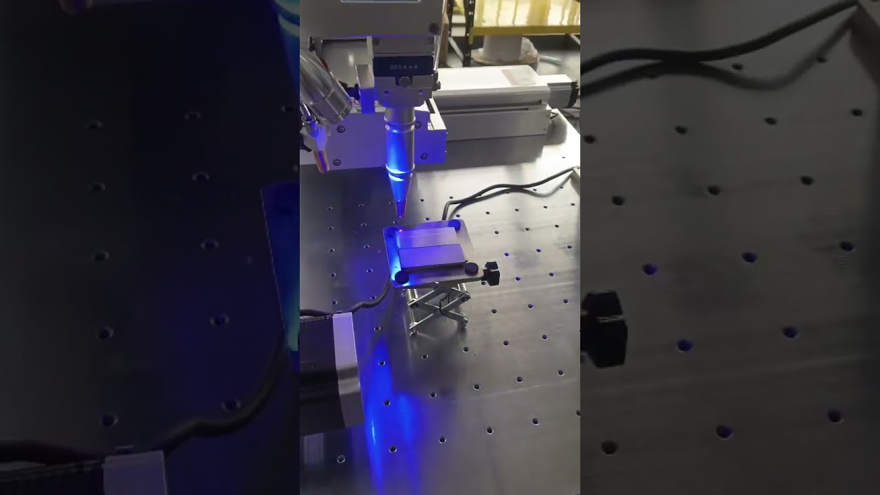 150W QCW laser welding machine with WSX 2 axes wobble welding head rotation laser head 90°