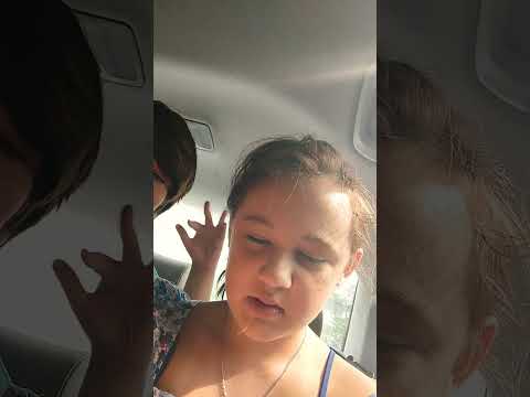 Wideo: Katie Piper dzieli zatrzaski z córki próbującej się czołgać