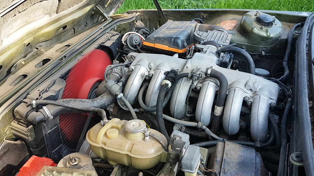 BMW E12 528i engine running - YouTube