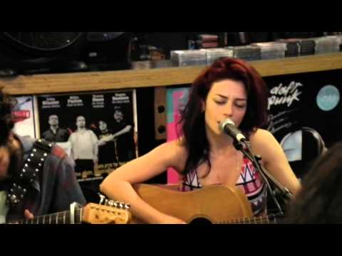 פרויקט הספר הכחול נינט באוזן השלישית 26 7 13 