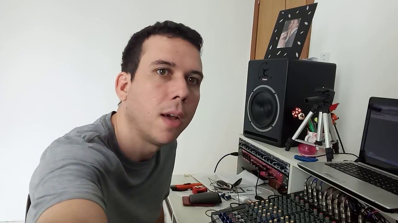 Auxiliar mesa de som para que serve? - YouTube
