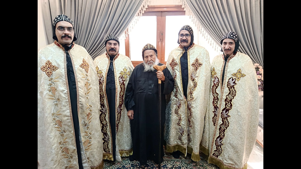 آباء مجمع رهبان الدير يزفون الآباء الرهبان الجدد