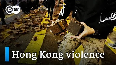 70-year-old  Hong Kong man killed in crossfire of hurled bricks | DW News - DayDayNews