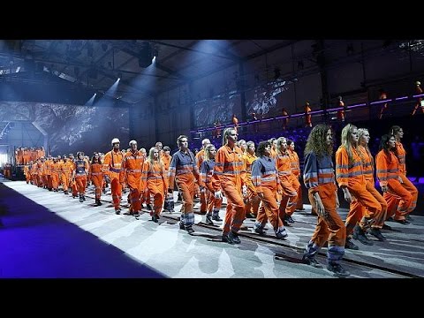 Vídeo: Quando foi a cerimônia de abertura do túnel gotthard?