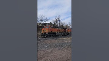 Two BNSF H2