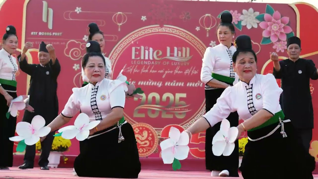 Múa vui hội hoa ban  clb đoàn kết 11/2/2025