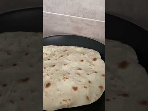 Snacks with Turkish flatbread “lavaş” #puffy #homemade #bread #lavaş #turkishfood #honey #breakfast