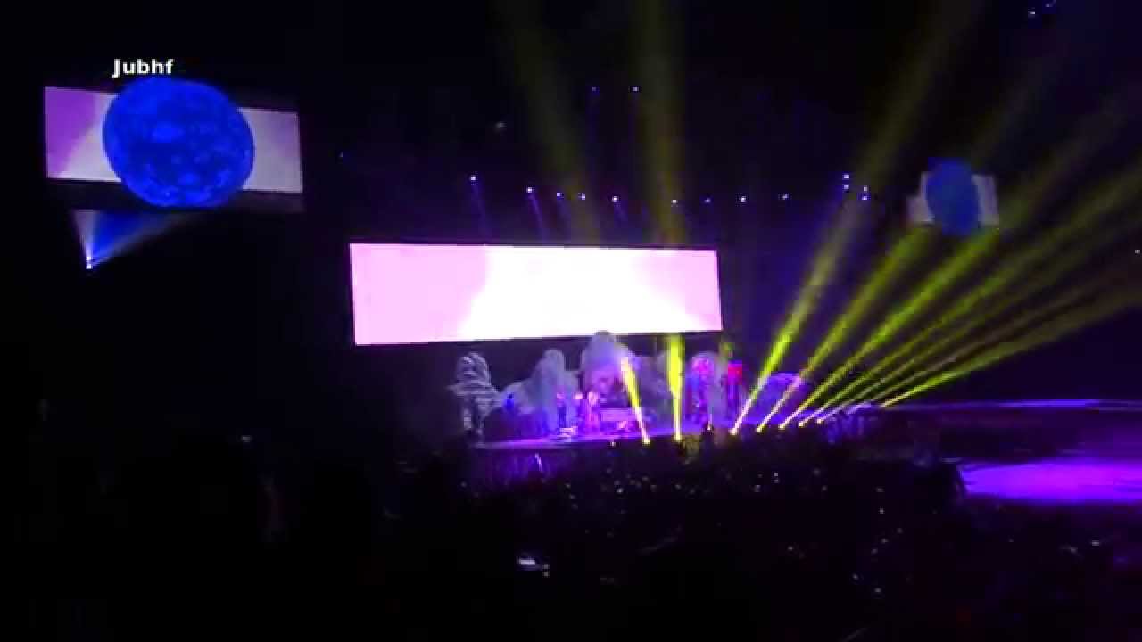 Lady Gaga - Intro + Artpop  (Omnisport  Bercy)(The Artpop Ball) France  24.11.2014