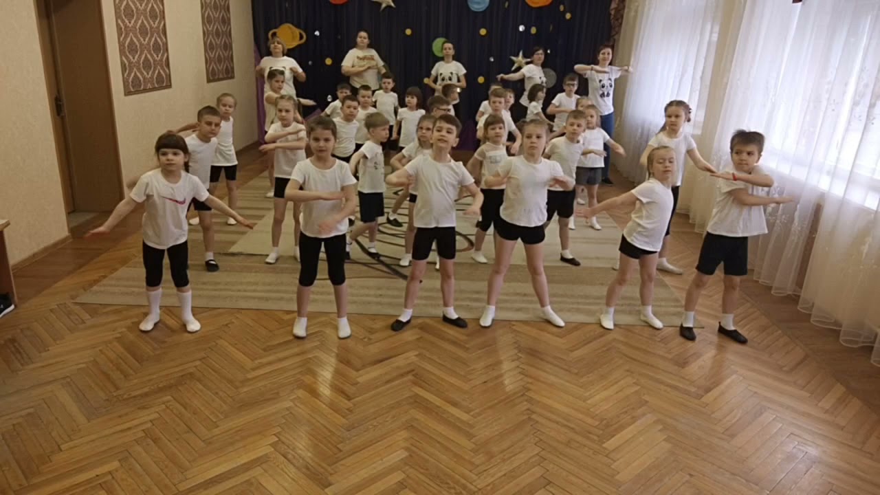 7 апреля, в  день Всемирного дня здоровья, в детском саду состоялся  флешмоб «Утренняя зарядка».