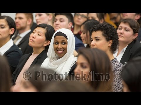 Video: Wie Sich Die Akademie Von Der Universität Unterscheidet